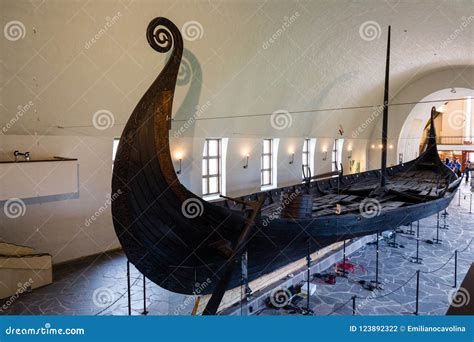 Navio De Viking Drakkar No Museu De Viquingues Em Oslo Noruega