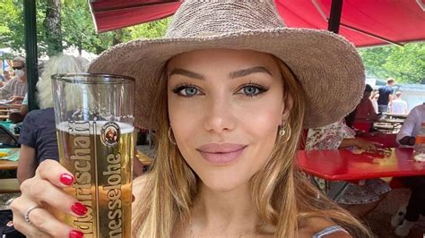 Evangelina Anderson subió fotos en bikini debajo del agua y la llenaron de halagos Toda una