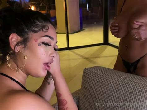 Fucking A Black Woman With A Fat Ass While Her Friend Watches I Found Her On Meetxx Movie