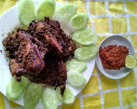 Cara Membuat Ayam Serundeng Kelapa Yang Gurih Nikmat