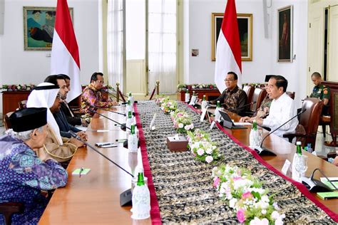 Sekretariat Kabinet Republik Indonesia Presiden Jokowi Dan Sekjen MHM