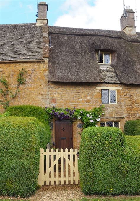 Charming Stone House in Great Tew, England