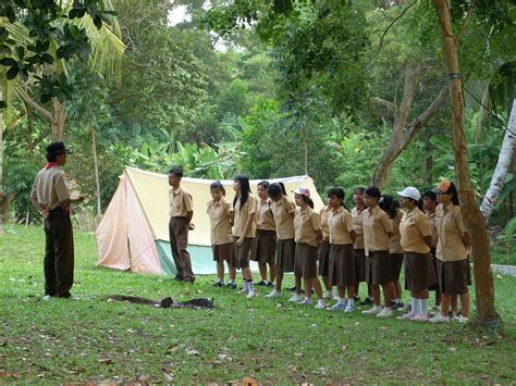 SMA PELITA KASIH BENGKULU: Kegiatan Perkemahan Pramuka