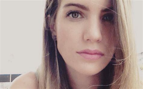 Millaray Vira Muestra Su Pancita En Bikini Tecache Cl