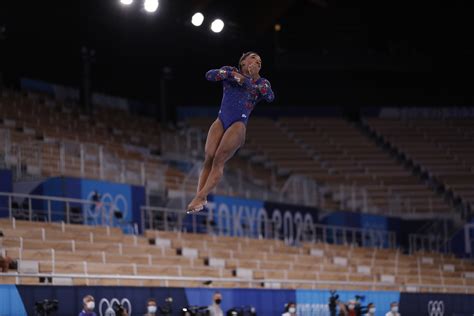 Jo Cine Este Simone Biles Gimnasta Care A C Tigat Aurul Pentru