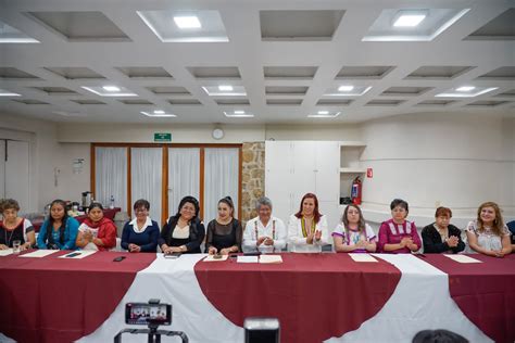 Presentan a las galardonadas de Mujer Oaxaqueña Casilda Flores Morales