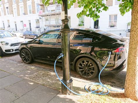 今後evが普及しても日本の電気は大丈夫なのか 〜 画像1 夏のカリフォルニアでev充電を控える通達！ 冬のスイスでは緊急時のev使用制限を