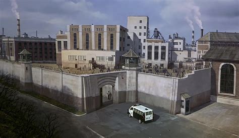 Naked Gun 33 1 3 The Final Insult 1994