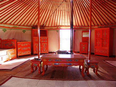 Traditional Mongolian Yurt (5.1m to 9.1m Diameter) - Silk Road Yurts