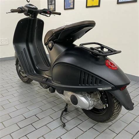 Vespa 946 Rs 2 Lakh Off On India S Most Expensive Scooter Team BHP