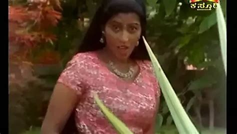 Mallu Devika Seduced Kissing Kissing Porn Xhamster