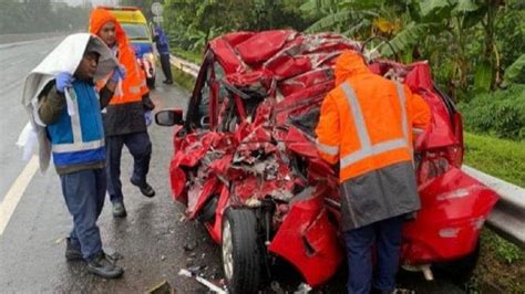 Kecelakaan Maut Brio Vs Truk Di Ruas Tol Semarang Dokter Muda Asal