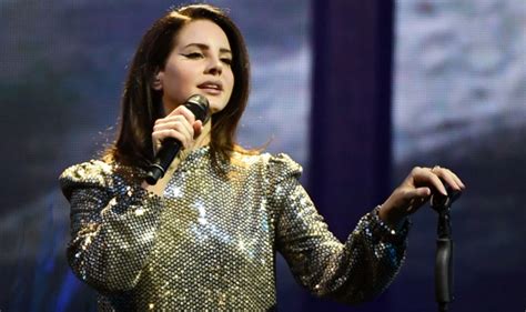 Lana Del Rey Sufre Un Susto De Muerte En Pleno Concierto M Sica Los