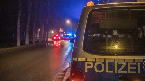 Leverkusen Jugendlicher Mit Schusswaffe Unterwegs Polizist Bei