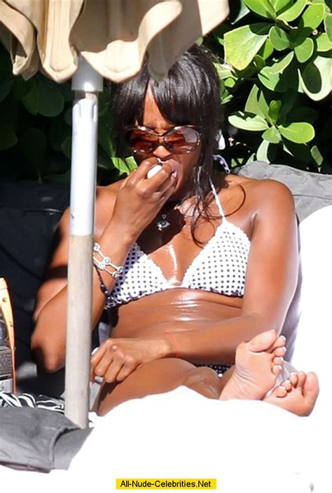 Naomi Campbell In Bikini And Naked On The Beach And Pool