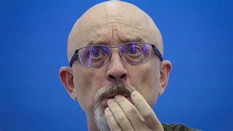 В Германии назвали коррупционные скандалы поводом уволить Резникова ...