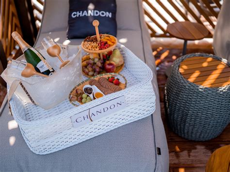 Hot Beach Olímpia inaugura lounge assinatura da Chandon Revista USE