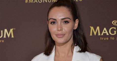 Nabilla Benattia Enceinte Au Photocall De L After Party Magnum X Rita