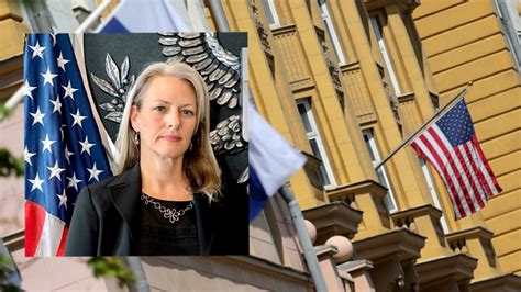 U S Embassy Spokeswoman Expelled From Russia The Moscow Times