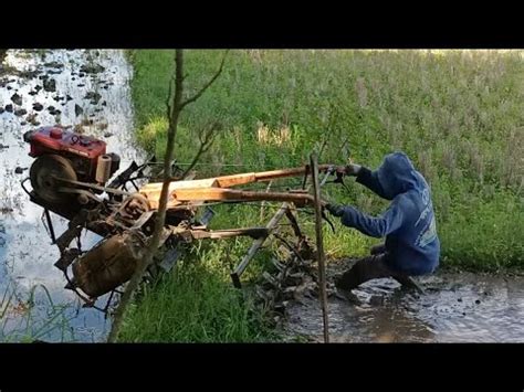 TURUN Curam Pakai Jerigen Pindah Lokasi Traktor Sawah YouTube