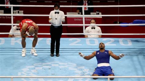 "Felt like a failure,” Britain's boxer Ben Whittaker refuses to wear ...