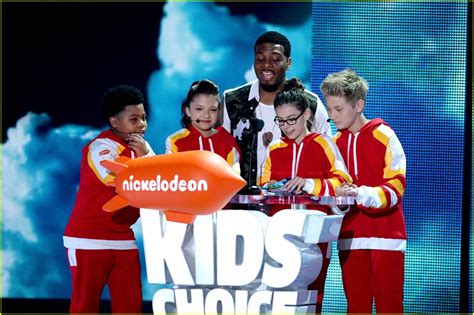 Kel Mitchell & 'Game Shakers' Cast Bring Video Games to Life at Kids Choice Awards 2016: Photo ...