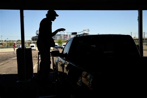 Cars Damaged By Hailstorm Get Assessed At State Farm Mobile Site