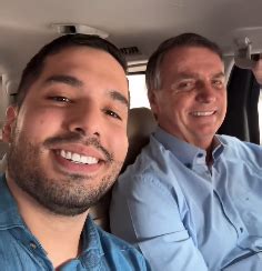 Bolsonaro desembarca em Fortaleza e se reúne lideranças do PL Cn7