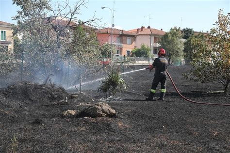 Incendio In Via Montanara A Imola Fiamme E Paura