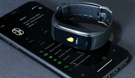 KoreTrak Watch Review 2021: Powerful Health Tracker | ReviewsDir.com