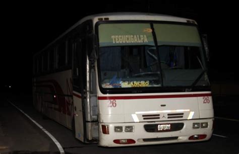 Asalto A Bus Interurbano Deja Dos Muertos Y Un Menor Herido