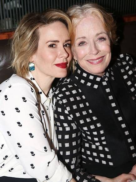 Famous Lesbian Couples List Of Celebrity Lesbian Power Couples With Pics Holland Taylor