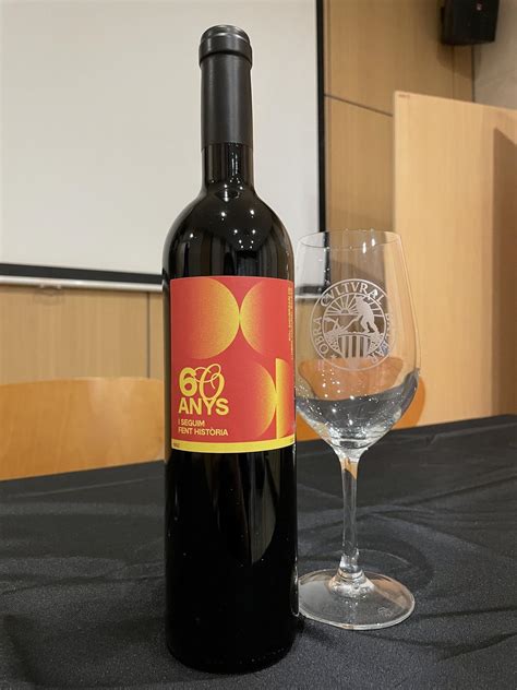 La Obra Cultural Balear presenta un vino para conmemorar sus 60 años de