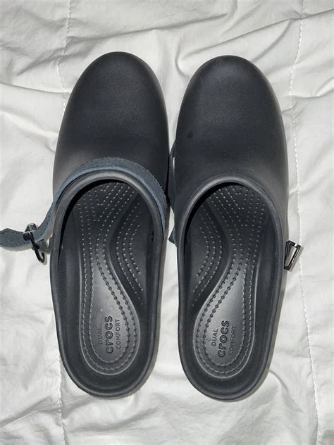 Crocs Women’s Black Dual Comfort Clogs - Gem