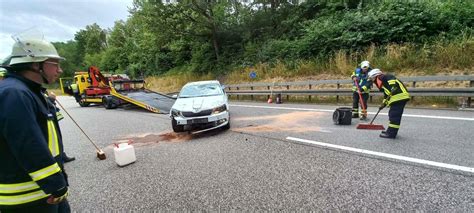 Unfall auf A1 bei Tholey Auto überschlägt sich