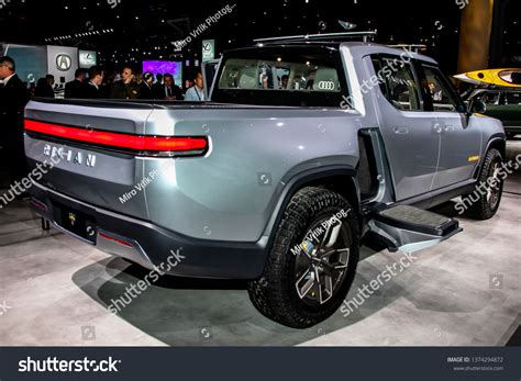 Rivian Pickup Truck: Over 137 Royalty-Free Licensable Stock Photos ...