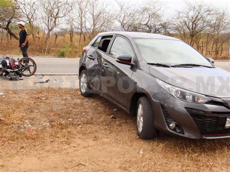 Motociclista Intenta Rebasar Y Provoca Fuerte Accidente