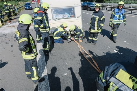 Verkehrsunfall Mit Schwerverletzten