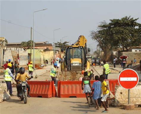 Moradores Do Cazenga Est O Satisfeitos Andamento Das Obras Da