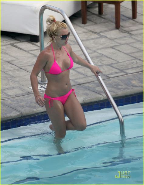 Britney Spears Hot Pink Bikini Time Photo 2132171 Bikini Britney