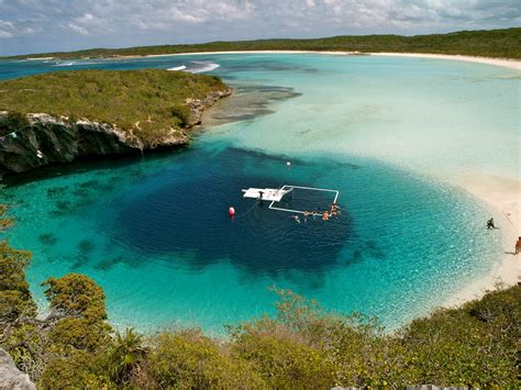 The Wonder of Dean’s Blue Hole in the Bahamas | The BackPackers