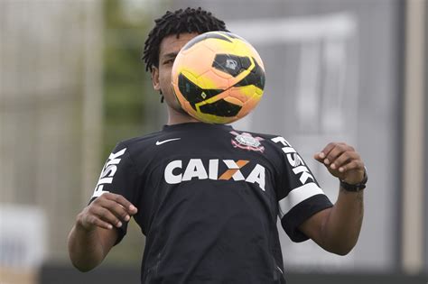 Timão renova contrato de patrocínio de anunciante nas mangas da camisa