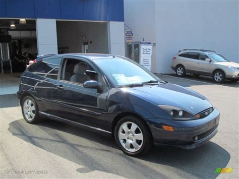 2001 Twilight Blue Metallic Ford Focus ZX3 Coupe 70132692 Photo 7