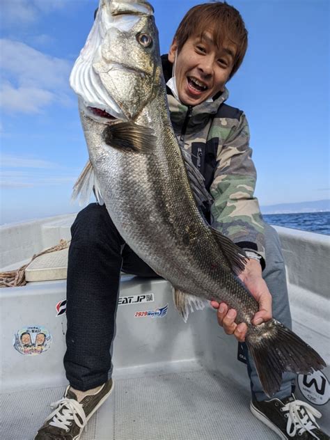 4月4日 5日 6日 大阪湾チャーターボート釣り船ルアーでシーバスとか