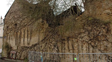 Thouars encore un mur écroulé