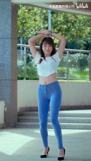 Watch 牛仔裤战神 懵小巧 牛仔裤 美女 女神 Asian Porn SpankBang