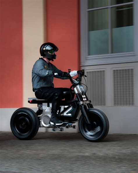 2021 BMW Motorrad Concept CE 2 Electric Scooter Set A 6 Paul Tan S