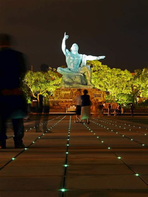 祈りの光 優しく 平和公園ライトアップ 長崎新聞 20190709 0931 公開