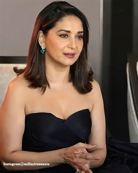 Madhuri Dixit Flaunt Her Cleavage In Off Shoulder 🔥 Rmadhuridixit