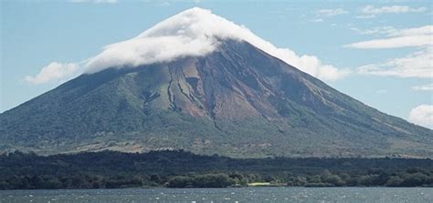 Volc N Mombacho Nicaragua Mia